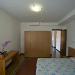 Genovese Al Mare Апарт-отель Варацце
