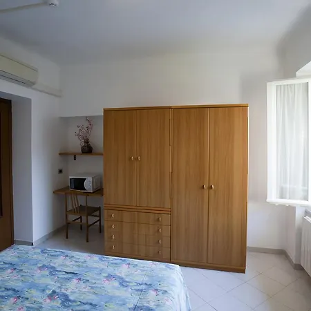 Aparthotel Genovese Al Mare