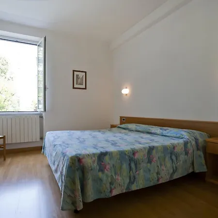 Genovese Al Mare Aparthotel *