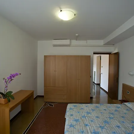 Genovese Al Mare 아파트호텔 바라체