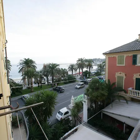 Genovese Al Mare 公寓式酒店 瓦拉泽