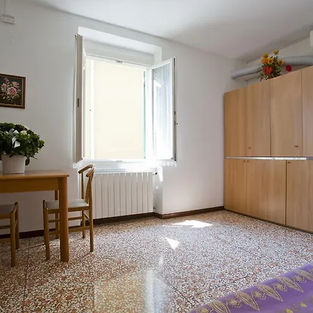 Genovese Al Mare * 瓦拉泽