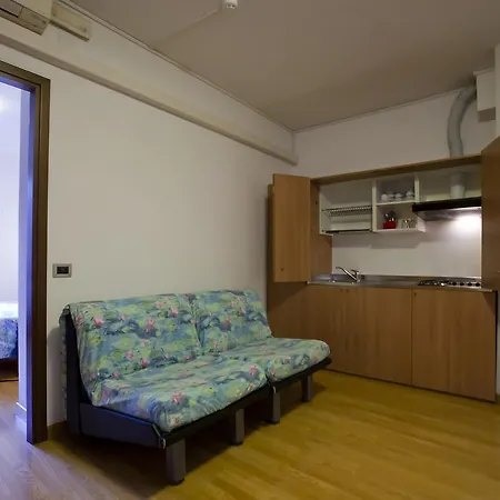Ξενοδοχείο με διαμερίσματα Genovese Al Mare 3*