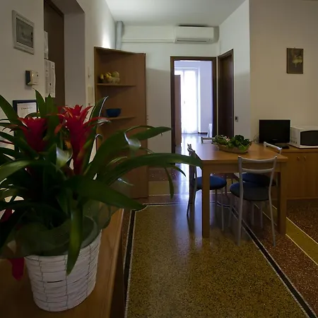 Genovese Al Mare 瓦拉泽